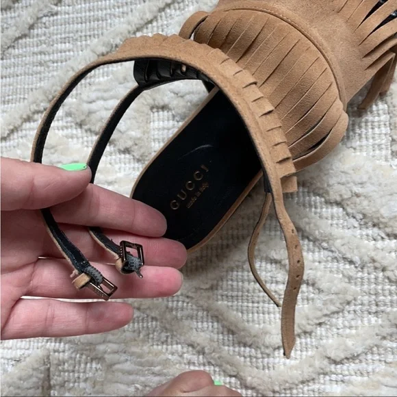 GUCCI Becky Suede Fringe Thong Sandals in Tan Color